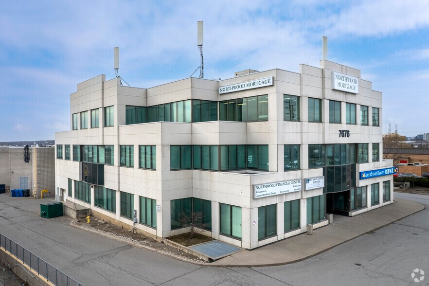 7676 Woodbine Ave, Markham, ON à louer - Photo du bâtiment - Image 2 de 7