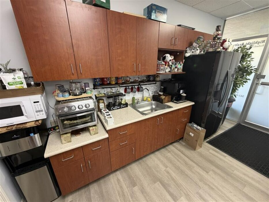 2260 Palm Beach Lakes Blvd, West Palm Beach, FL for lease Interior Photo- Image 1 of 8