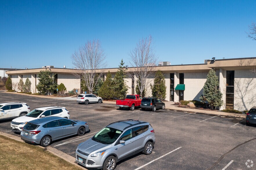 6868 Washington Ave S, Eden Prairie, MN à louer - Photo du bâtiment - Image 2 de 7