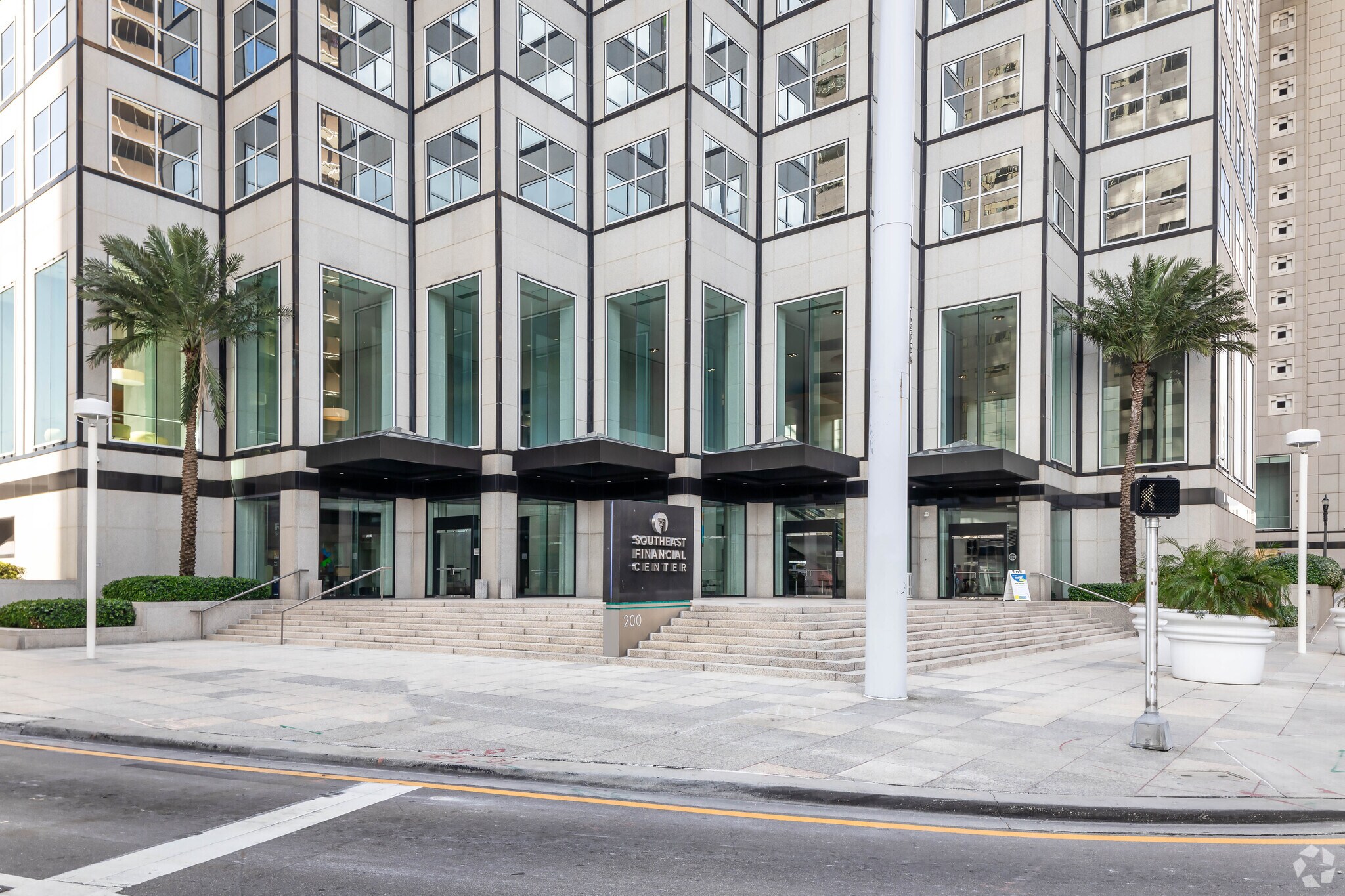 200 S Biscayne Blvd, Miami, FL à louer Photo du bâtiment- Image 1 de 11
