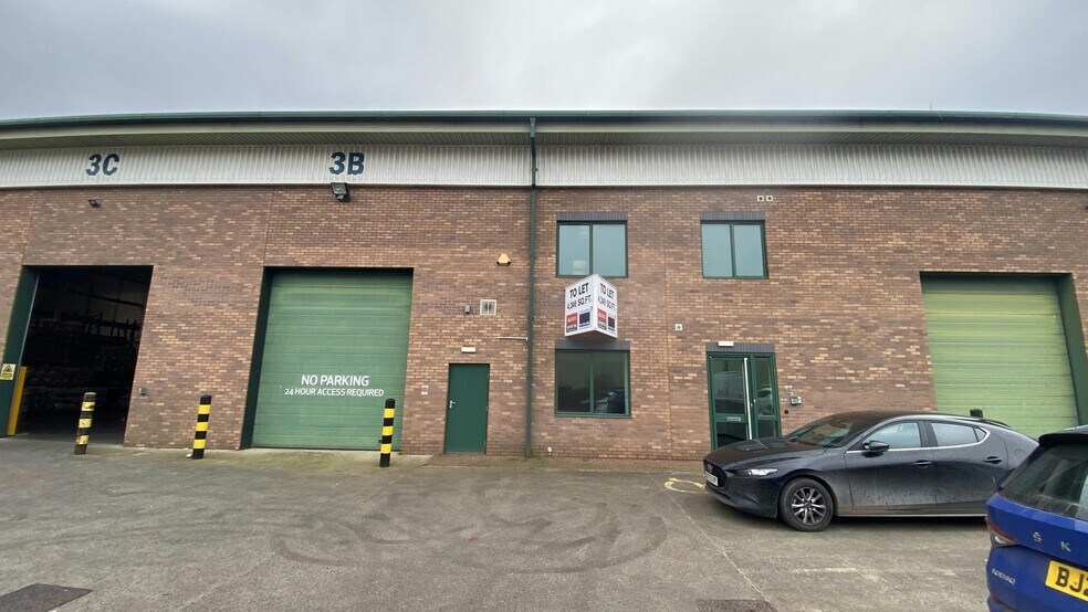 Holbrook Ln, Coventry à louer - Photo du bâtiment - Image 2 de 15