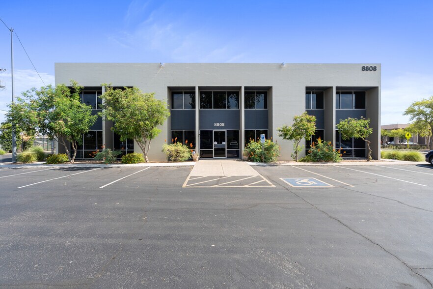 8686-8806 N Central Ave, Phoenix, AZ à louer - Photo du bâtiment - Image 1 de 7