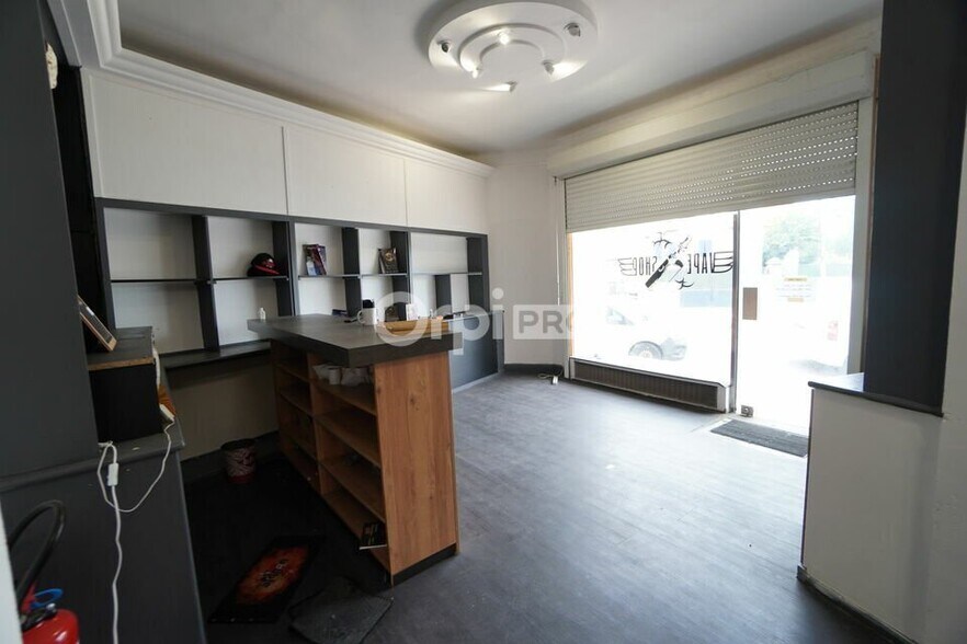 Retail in Dijon for lease - Interior Photo - Image 3 of 4
