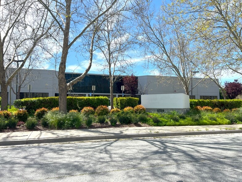 5729 Fontanoso Way, San Jose, CA for lease - Building Photo - Image 3 of 45