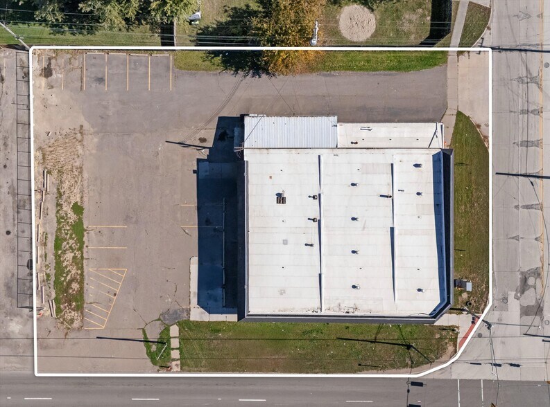 6397 Middlebelt Rd, Romulus, MI à vendre - Photo du bâtiment - Image 2 de 14