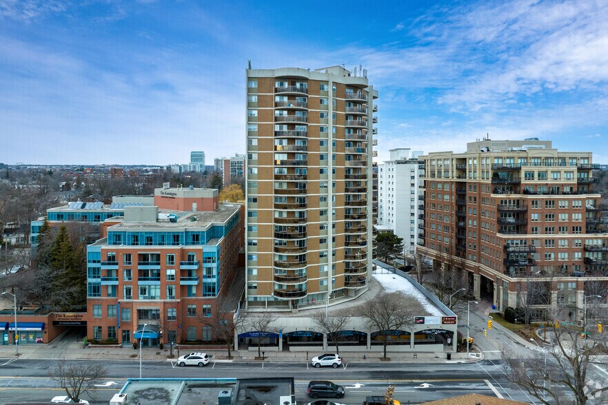 6 John St, Oakville, ON à louer - Photo du bâtiment - Image 3 de 19