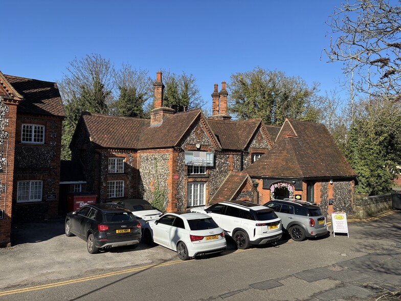 255 Watling St, Radlett for sale - Building Photo - Image 2 of 5