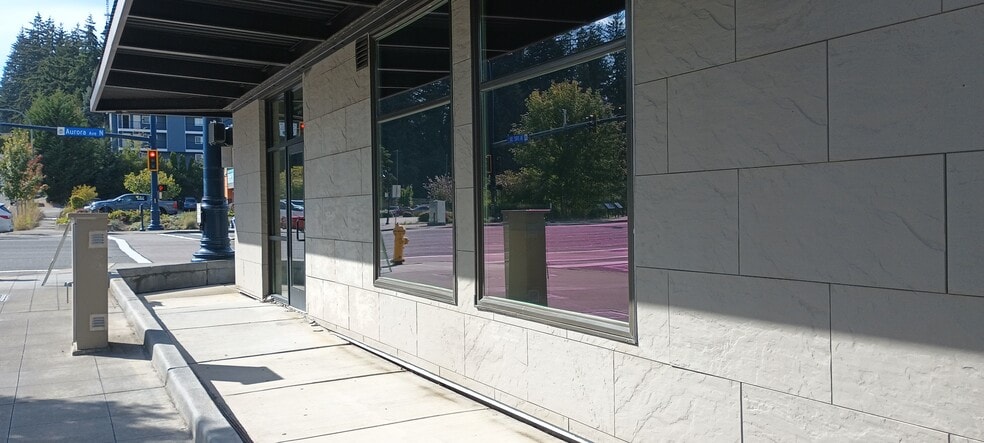 19240 Aurora Ave N, Shoreline, WA for lease - Building Photo - Image 2 of 5