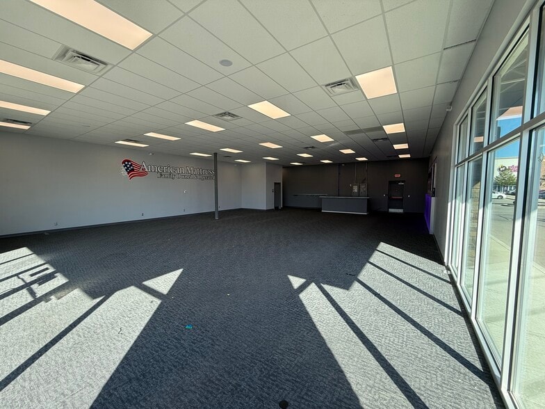 6338 Mills Dr, Whitestown, IN for lease - Interior Photo - Image 3 of 8