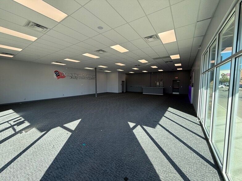 6338 Mills Dr, Whitestown, IN à louer - Photo intérieure - Image 3 de 8