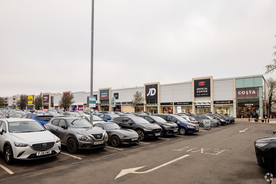 Theobald St, Borehamwood for lease - Building Photo - Image 2 of 3