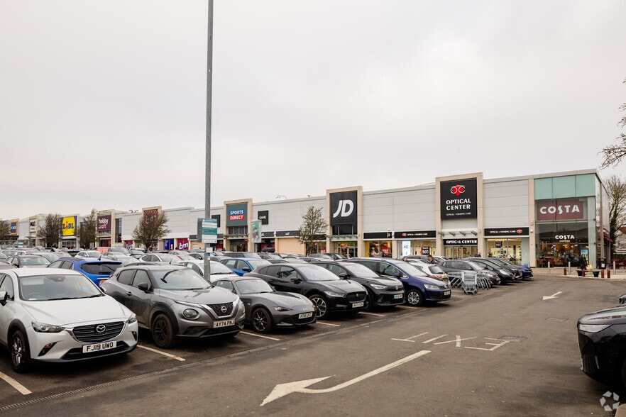 Theobald St, Borehamwood à louer - Photo du bâtiment - Image 2 de 3