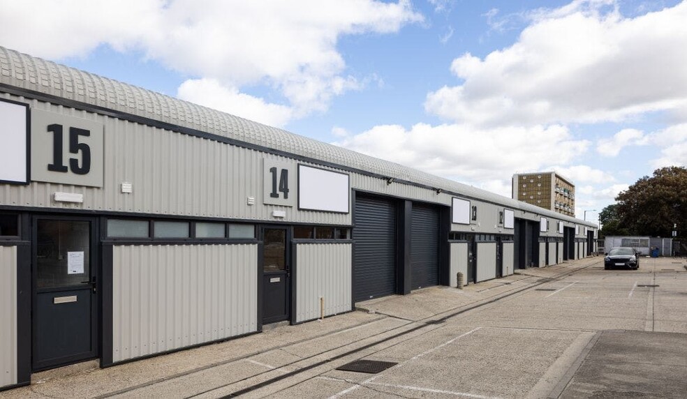 Langhedge Ln, London for lease - Building Photo - Image 2 of 28