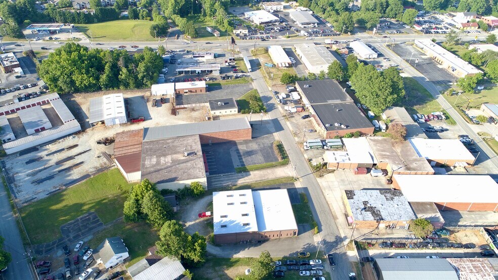108-110 Longale Rd, Greensboro, NC à vendre - Aérien - Image 2 de 6