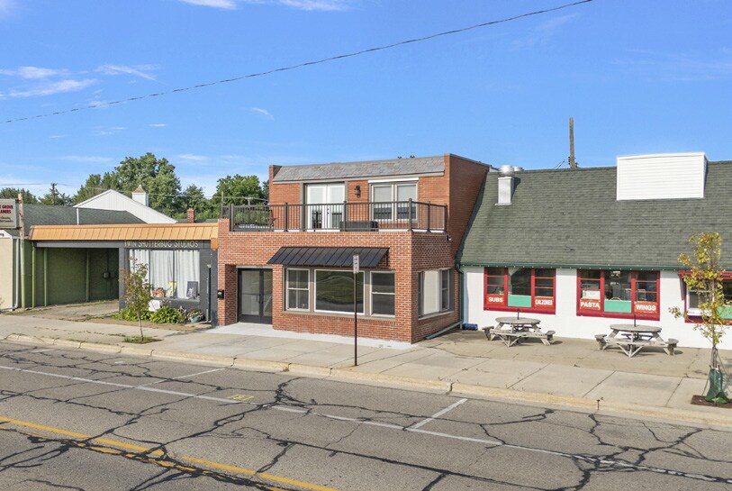 1320-1332 Michigan Ave, Marysville, MI for lease - Building Photo - Image 2 of 6