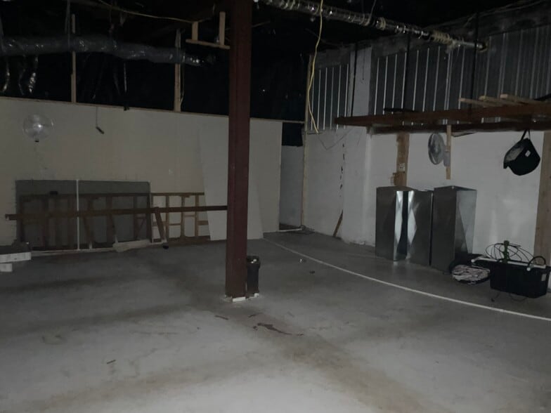 2211 S Saginaw St, Flint, MI for lease - Interior Photo - Image 3 of 7