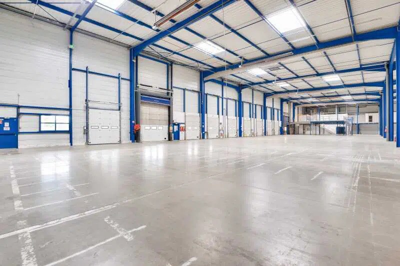 Office in Miribel for lease - Building Photo - Image 1 of 10