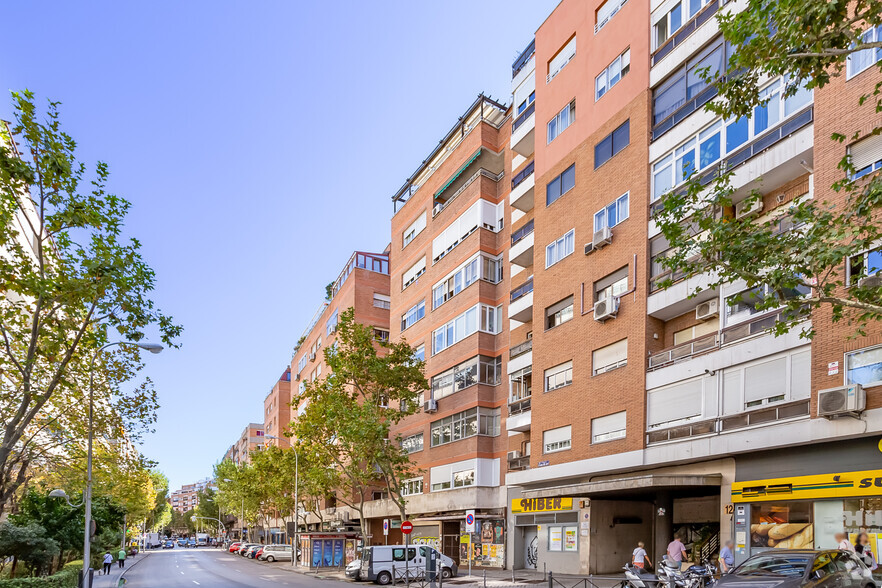 Calle Alustante, 3, Madrid, Madrid à vendre - Photo du bâtiment - Image 2 de 2