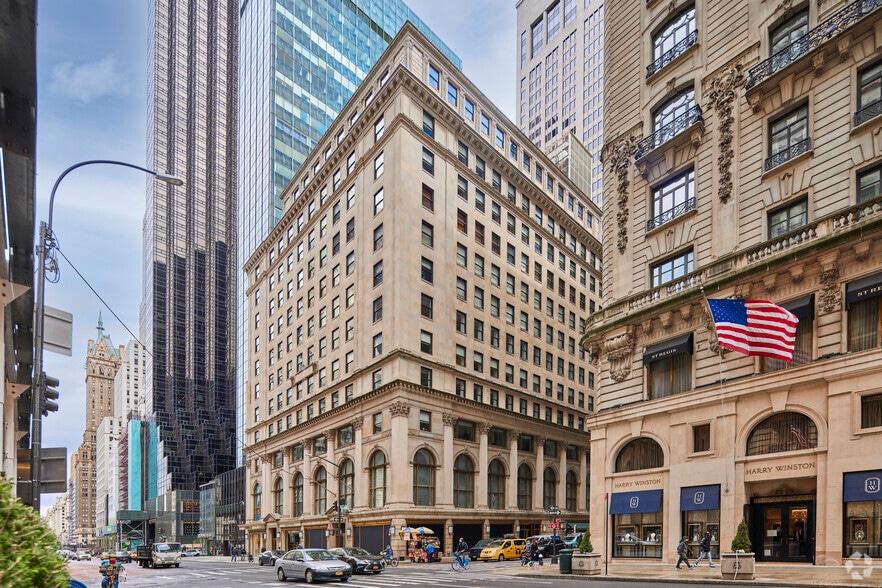 711 Fifth Ave, New York, NY for lease - Primary Photo - Image 1 of 10