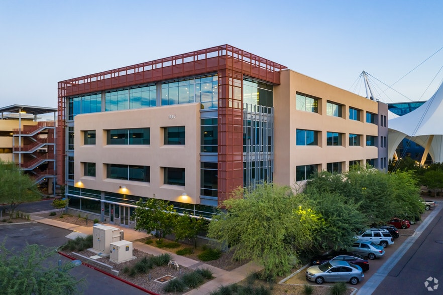 1365 N Scottsdale Rd, Scottsdale, AZ à louer - Photo du bâtiment - Image 2 de 10