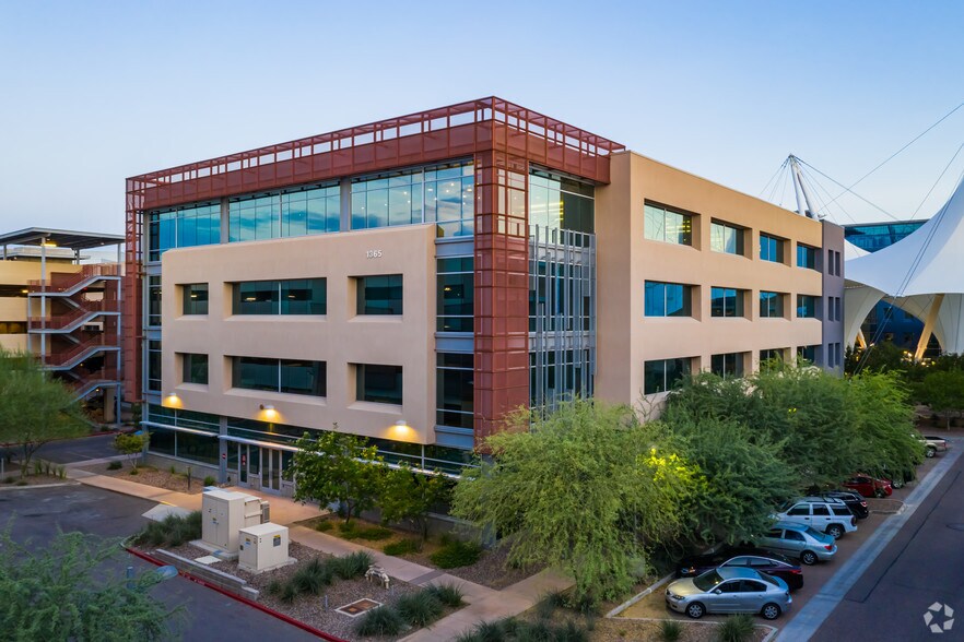 1365 N Scottsdale Rd, Scottsdale, AZ à louer - Photo du bâtiment - Image 2 de 10