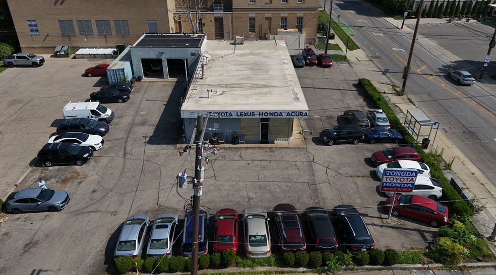 3395 Indianola Ave, Columbus, OH for sale - Building Photo - Image 2 of 24