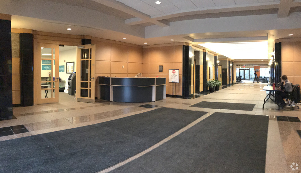 3000 Corporate Exchange Dr, Columbus, OH for lease - Lobby - Image 2 of 5