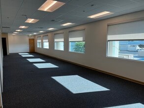 1100 Flynn Rd, Camarillo, CA for lease Interior Photo- Image 1 of 4