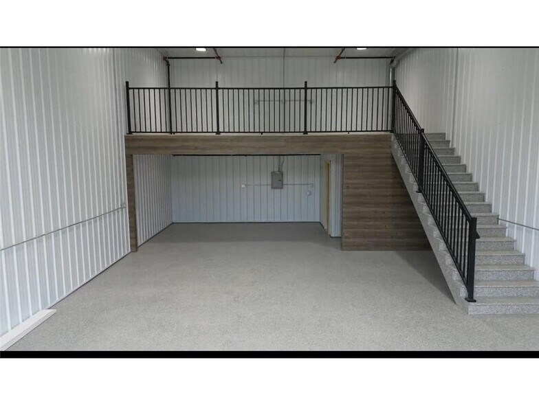 3935 White Bear Pky, White Bear Lake, MN à vendre - Photo du bâtiment - Image 3 de 5