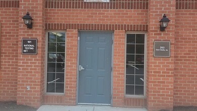 10515-10535 Crestwood Dr, Manassas, VA for lease - Commercial Listing Video 