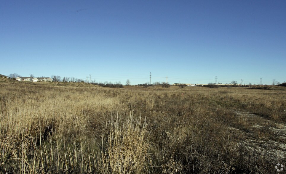 1 Woodridge Ln, Port Washington, WI à vendre - Photo principale - Image 1 de 2