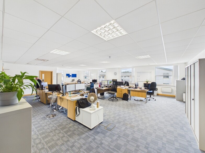 12 Starlaw Business Park, Livingston à vendre - Photo du bâtiment - Image 2 de 11