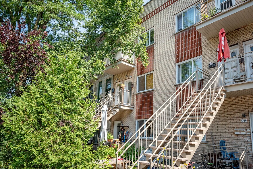 5963 Rue Waverly, Montréal, QC à vendre - Photo du bâtiment - Image 2 de 4