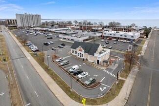 Plus de détails pour 250 Captain Thomas Blvd, West Haven, CT - Commerce de détail à louer