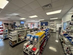 57 Pelham Davis Cir, Greenville, SC for lease Interior Photo- Image 1 of 3