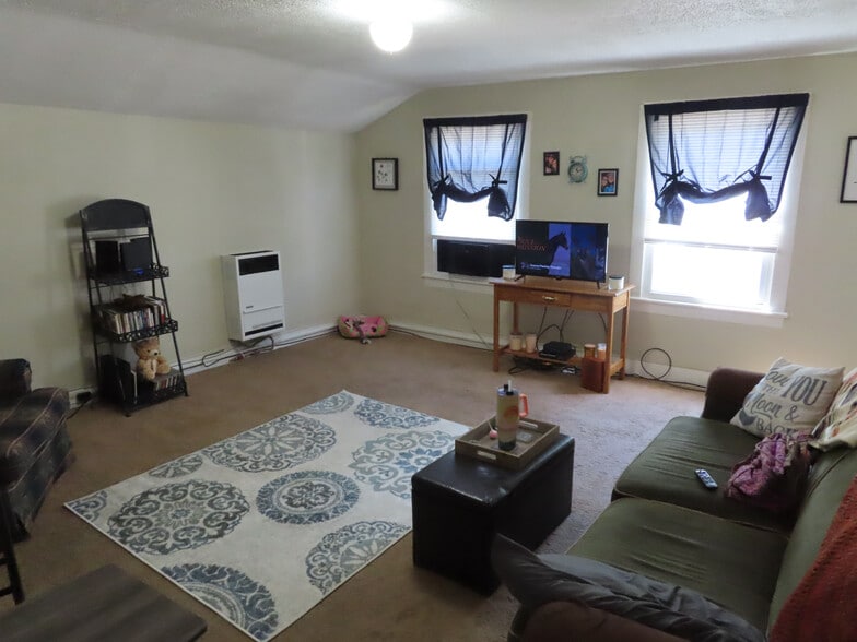 130 E Spruce St, Titusville, PA for sale - Building Photo - Image 2 of 25