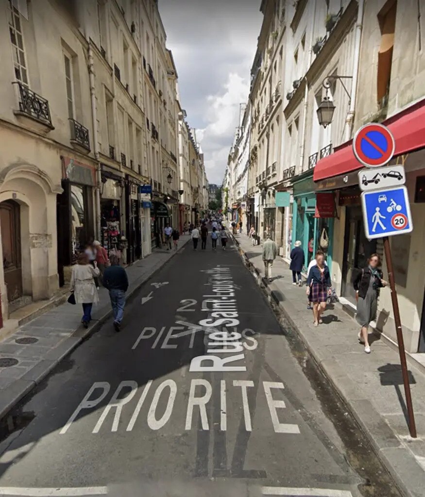 Retail in Paris for lease Building Photo- Image 1 of 5
