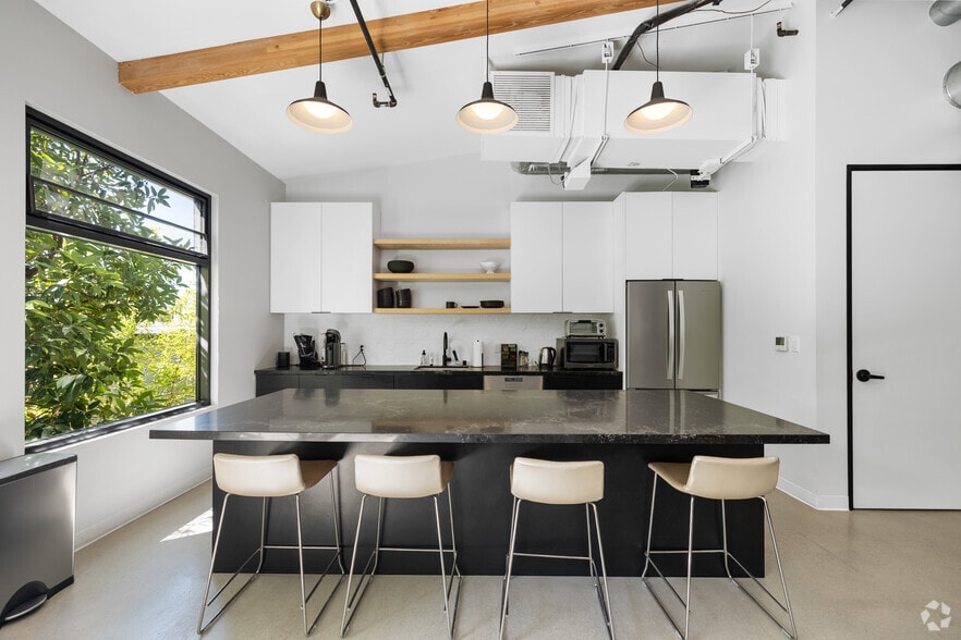 330 S Cedros Ave, Solana Beach, CA à louer - Photo intérieure - Image 3 de 21