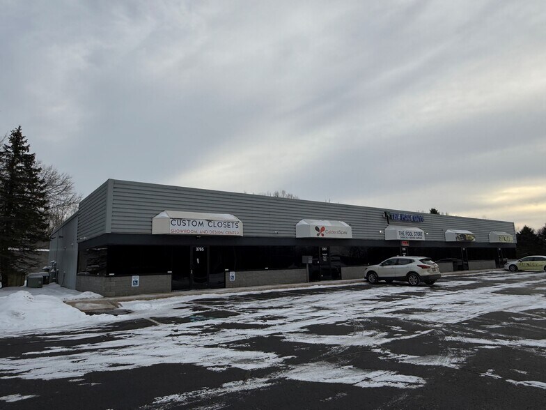 3765-3773 Sky King Blvd, Kalamazoo, MI à louer - Photo du bâtiment - Image 3 de 20