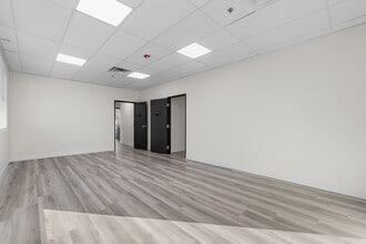 3027 E Sunset Rd, Las Vegas, NV for lease Interior Photo- Image 2 of 19