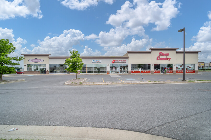 759 Gardiners Rd, Kingston, ON à louer - Photo du bâtiment - Image 3 de 16