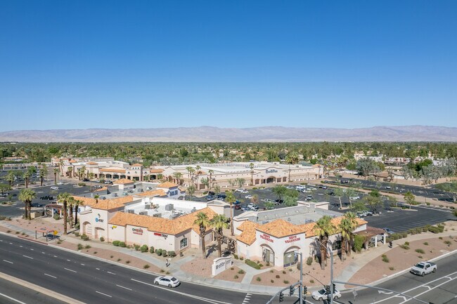 Plus de détails pour 72240 Highway 111, Palm Desert, CA - Bureau/Commerce de détail, Commerce de détail à louer