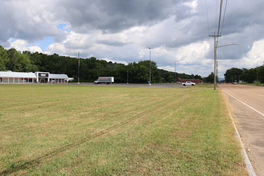 4825 Dayton Blvd, Chattanooga, TN à vendre - Photo du bâtiment - Image 3 de 9