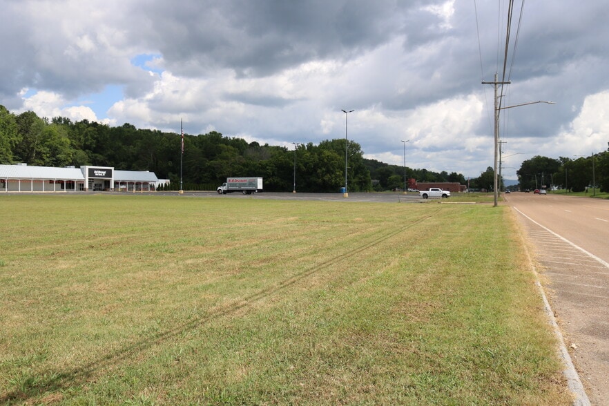 4825 Dayton Blvd, Chattanooga, TN à vendre - Photo du bâtiment - Image 3 de 9