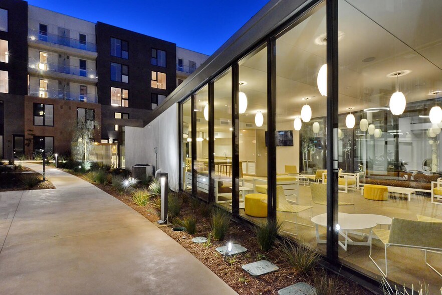 250 North City Dr, San Marcos, CA à louer - Photo du bâtiment - Image 3 de 28