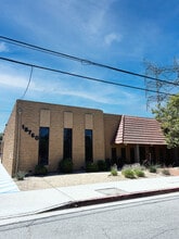 18720 Oxnard St, Tarzana, CA à louer Photo du bâtiment- Image 1 de 5