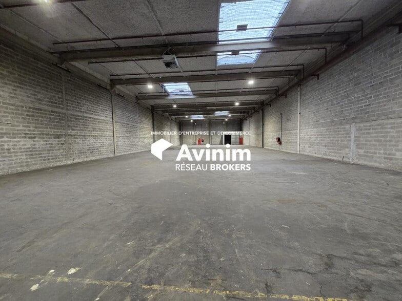 Industrial in Marly-la-Ville for lease - Building Photo - Image 2 of 4
