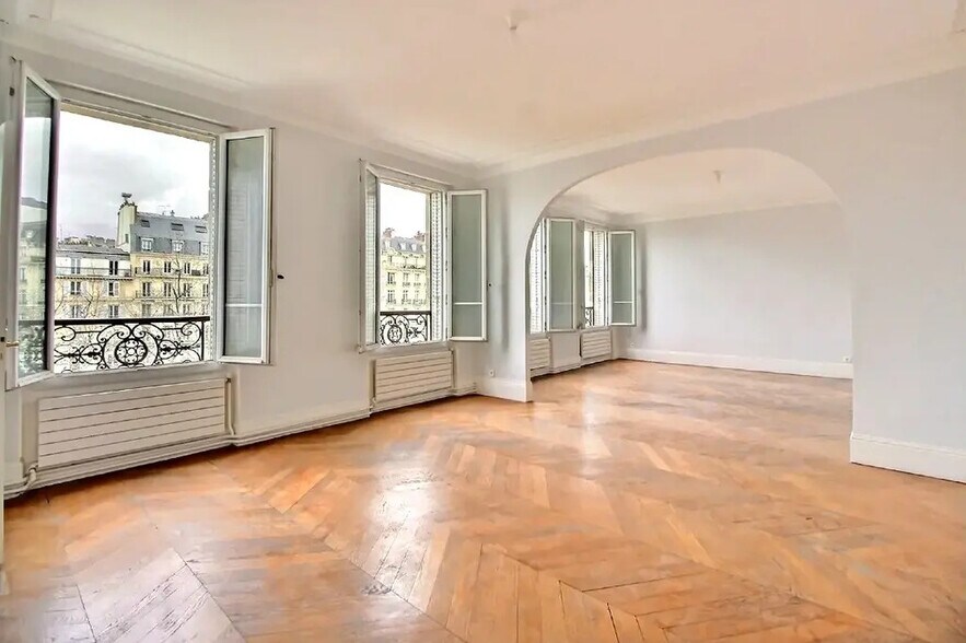 57 Avenue Charles De Gaulle, Neuilly-sur-Seine for sale - Building Photo - Image 1 of 6