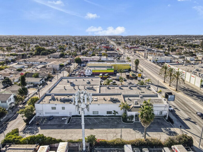 994 S La Brea Ave, Inglewood, CA à louer - Photo du bâtiment - Image 1 de 7