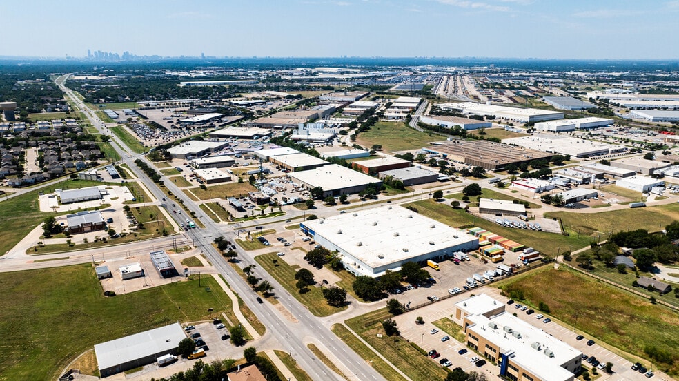 3033 Military Pky, Mesquite, TX for lease - Building Photo - Image 3 of 9